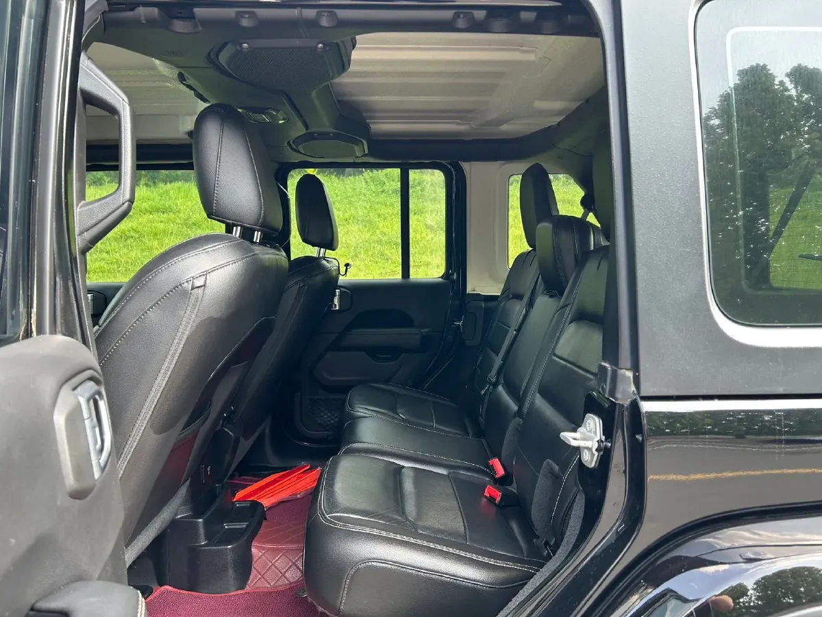 2021 Jeep Wrangler 2.0T 266HP L4 8AT,autocango,china used car exporter,china ev exporter,chinese used car exporter,chinese used ev exporter