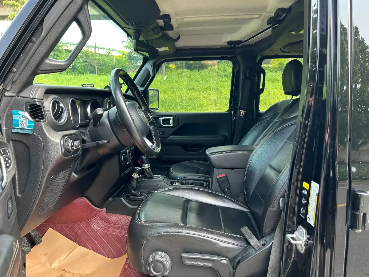 2021 Jeep Wrangler 2.0T 266HP L4 8AT,autocango,china used car exporter,china ev exporter,chinese used car exporter,chinese used ev exporter