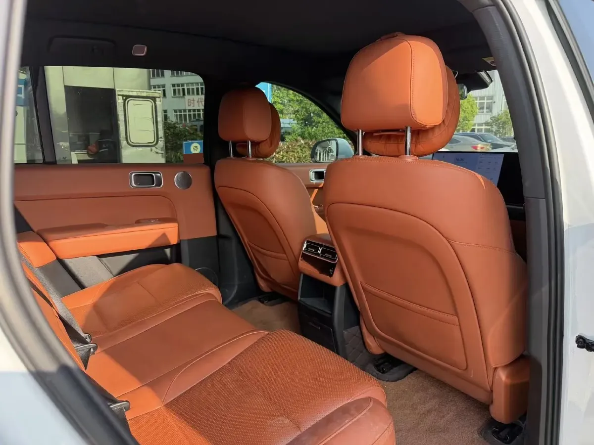 2024 Li L6 Range Extended 154HP L4 REEV 36.8KWH,autocango,china used car exporter,china ev exporter,chinese used car exporter,chinese used ev exporter