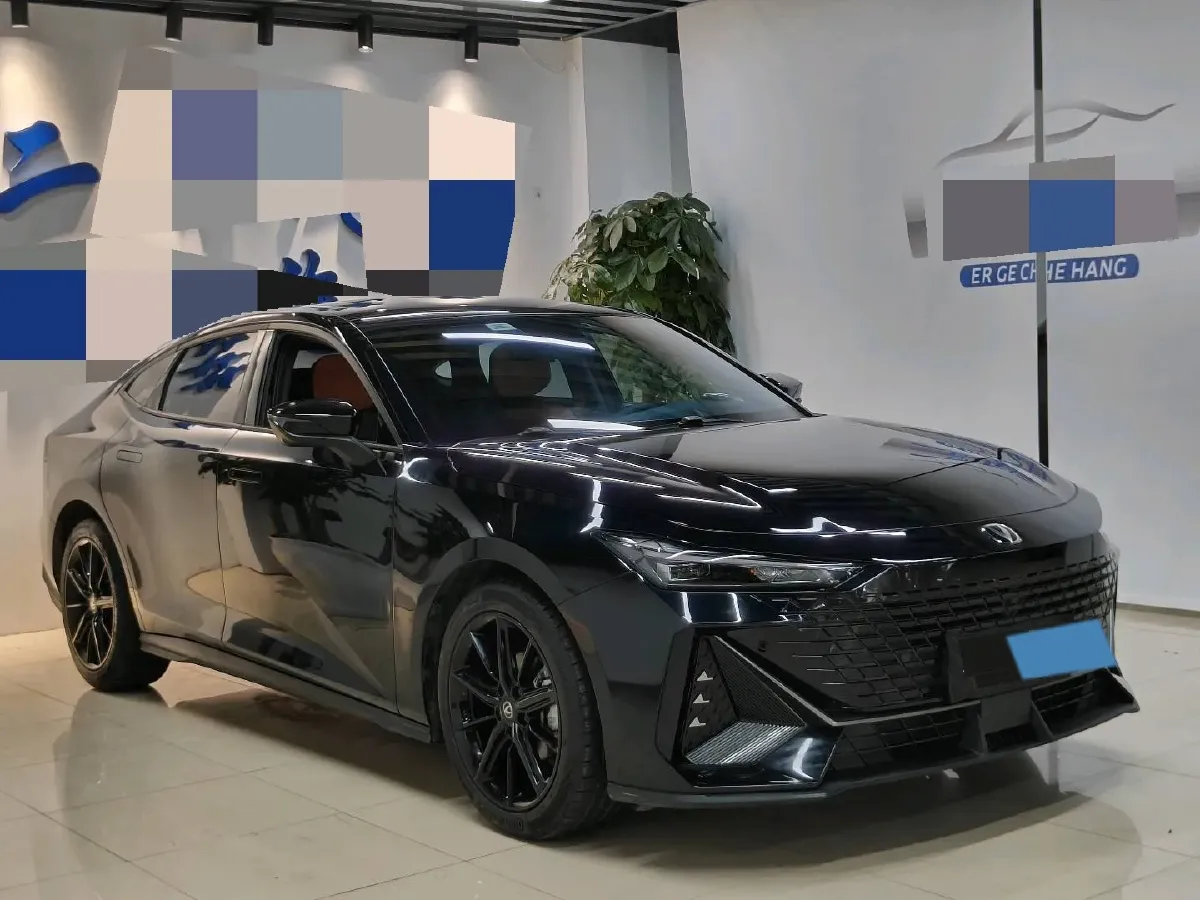 2024 ChangAn UNI-V 1.5T 188HP L4 7DCT,autocango,china used car exporter,china ev exporter,chinese used car exporter,chinese used ev exporter