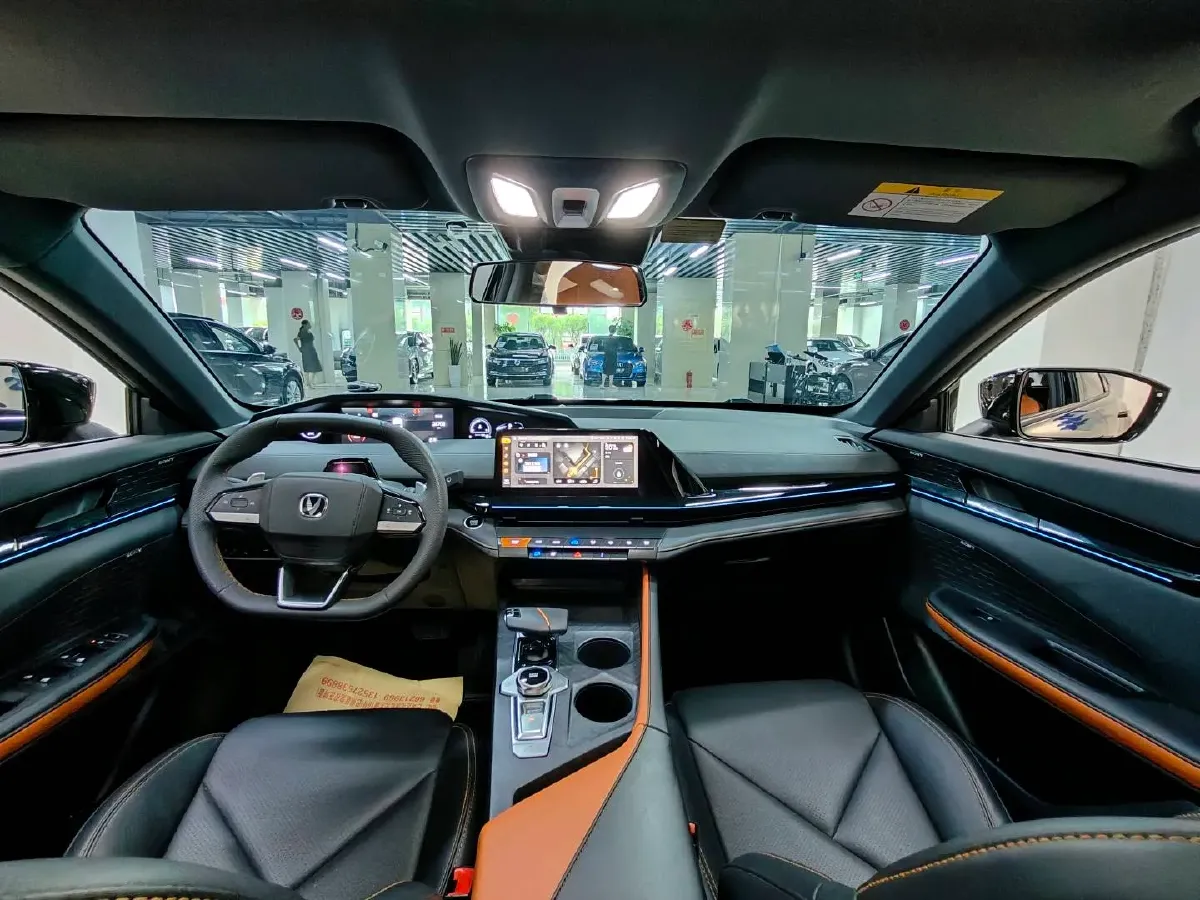 2024 ChangAn UNI-V 1.5T 188HP L4 7DCT,autocango,china used car exporter,china ev exporter,chinese used car exporter,chinese used ev exporter