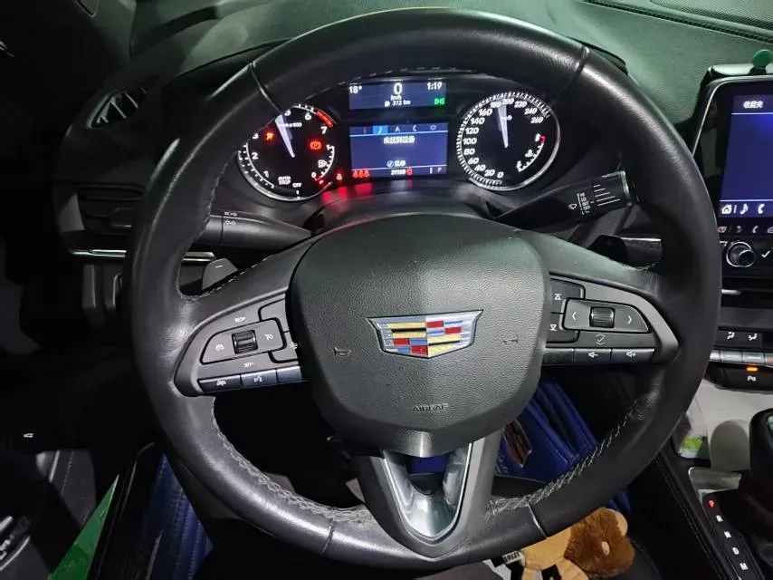 2021 Cadillac CT4 2.0T 237HP L4 8AT,autocango,china used car exporter,china ev exporter,chinese used car exporter,chinese used ev exporter