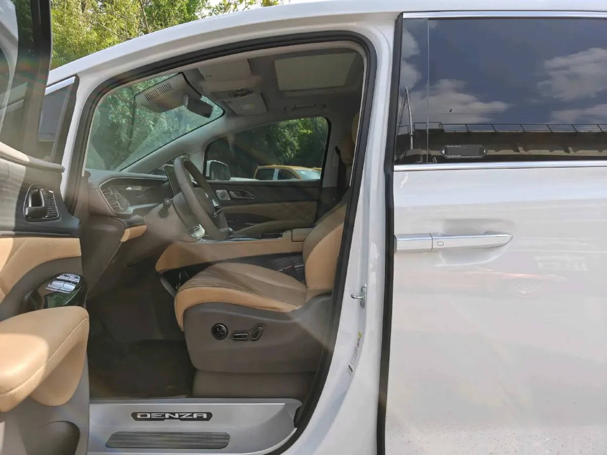 2022 Mercedes-Benz GLC Class 2.0T 197HP L4 9AT,autocango,china used car exporter,china ev exporter,chinese used car exporter,chinese used ev exporter