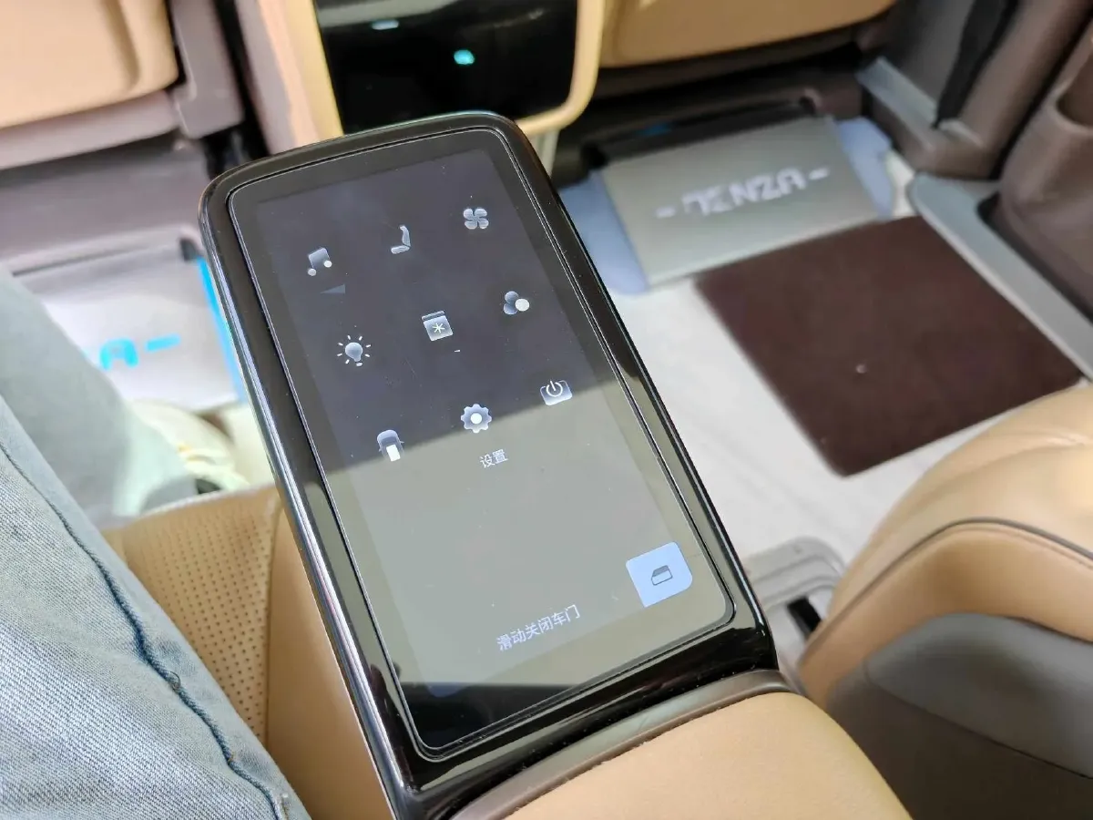 2022 Mercedes-Benz GLC Class 2.0T 197HP L4 9AT,autocango,china used car exporter,china ev exporter,chinese used car exporter,chinese used ev exporter