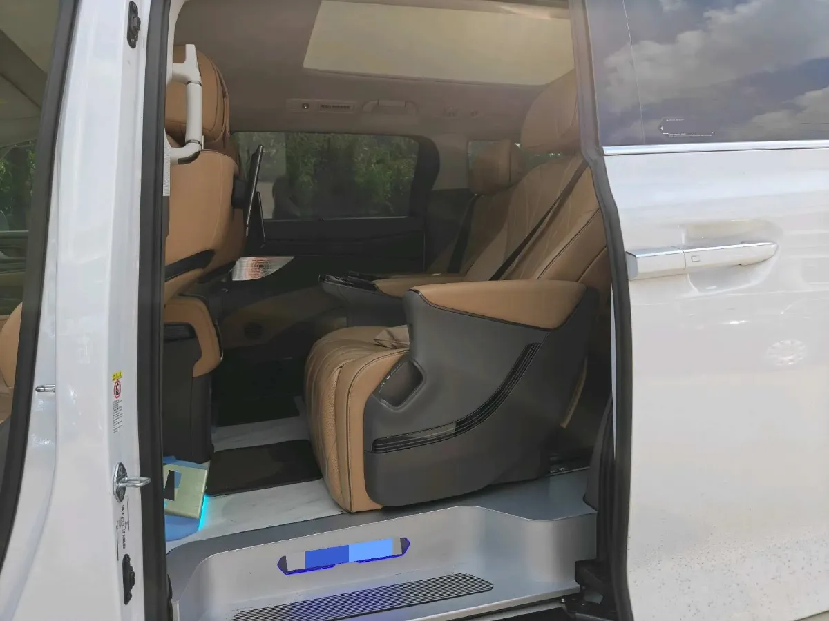 2022 Mercedes-Benz GLC Class 2.0T 197HP L4 9AT,autocango,china used car exporter,china ev exporter,chinese used car exporter,chinese used ev exporter