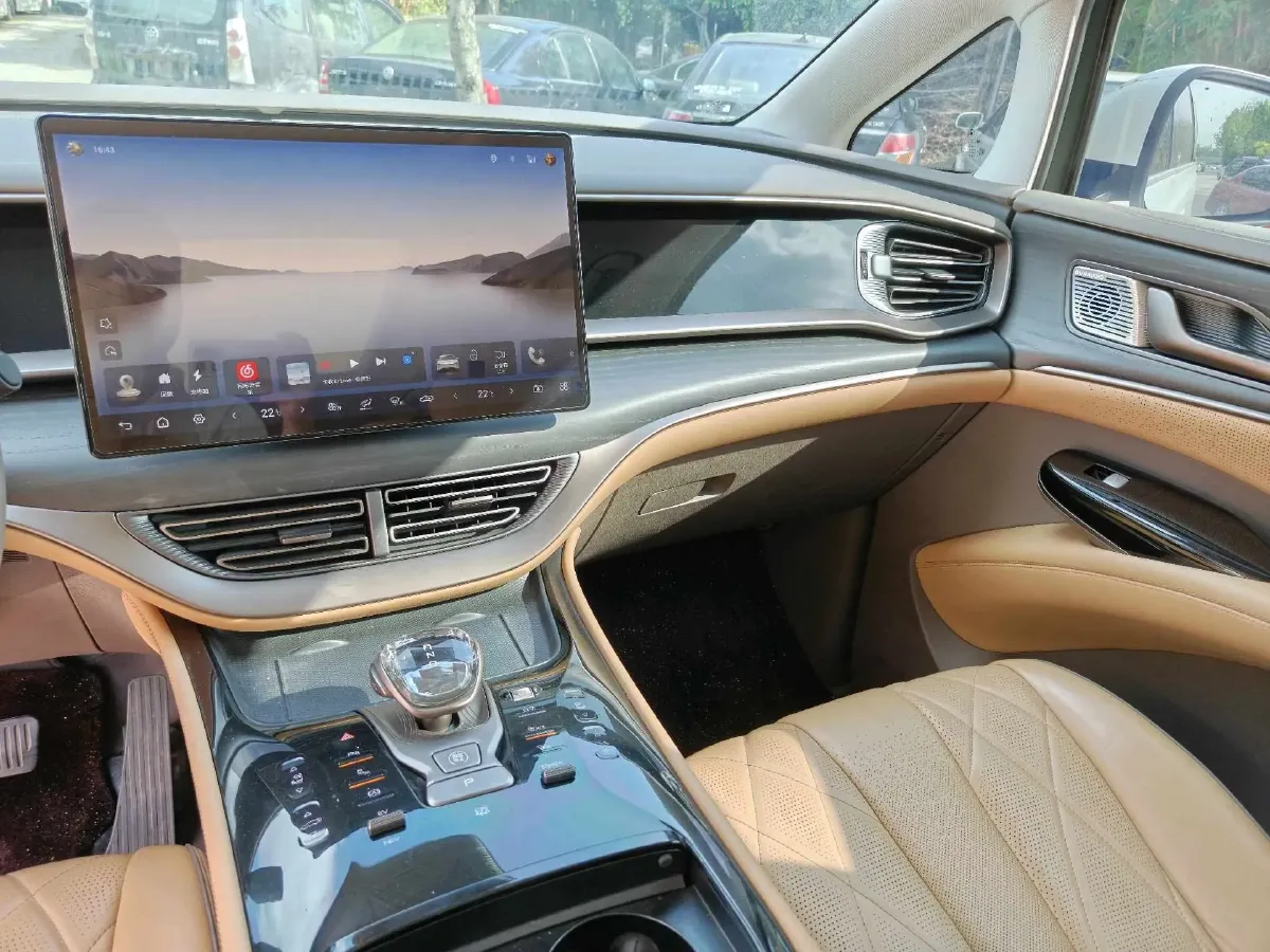 2022 Mercedes-Benz GLC Class 2.0T 197HP L4 9AT,autocango,china used car exporter,china ev exporter,chinese used car exporter,chinese used ev exporter