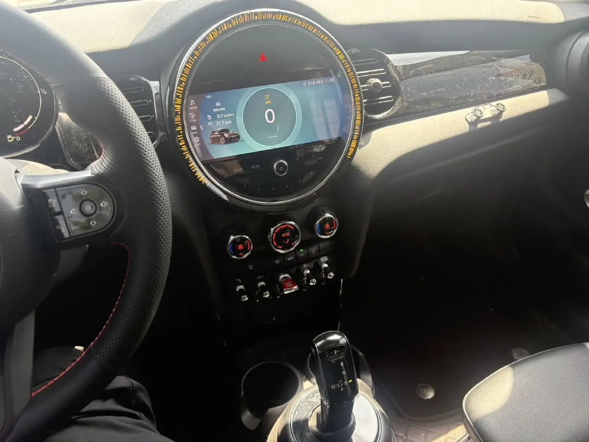 2022 MINI MINI 1.5T 136HP L3 7DCT,autocango,china used car exporter,china ev exporter,chinese used car exporter,chinese used ev exporter