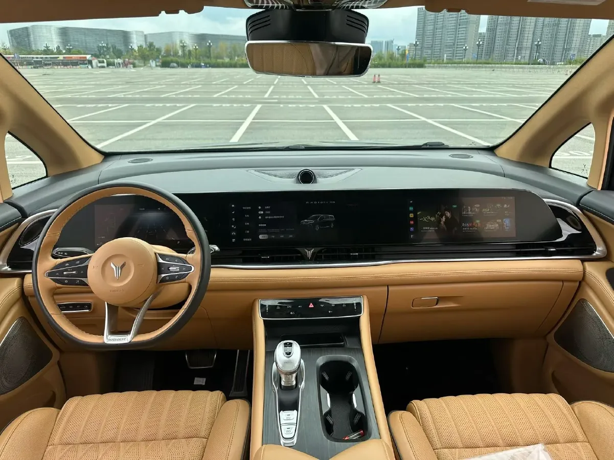 2022 Voyah Dream 1.5T 136HP L4 PHEV 25.57KWH,autocango,china used car exporter,china ev exporter,chinese used car exporter,chinese used ev exporter