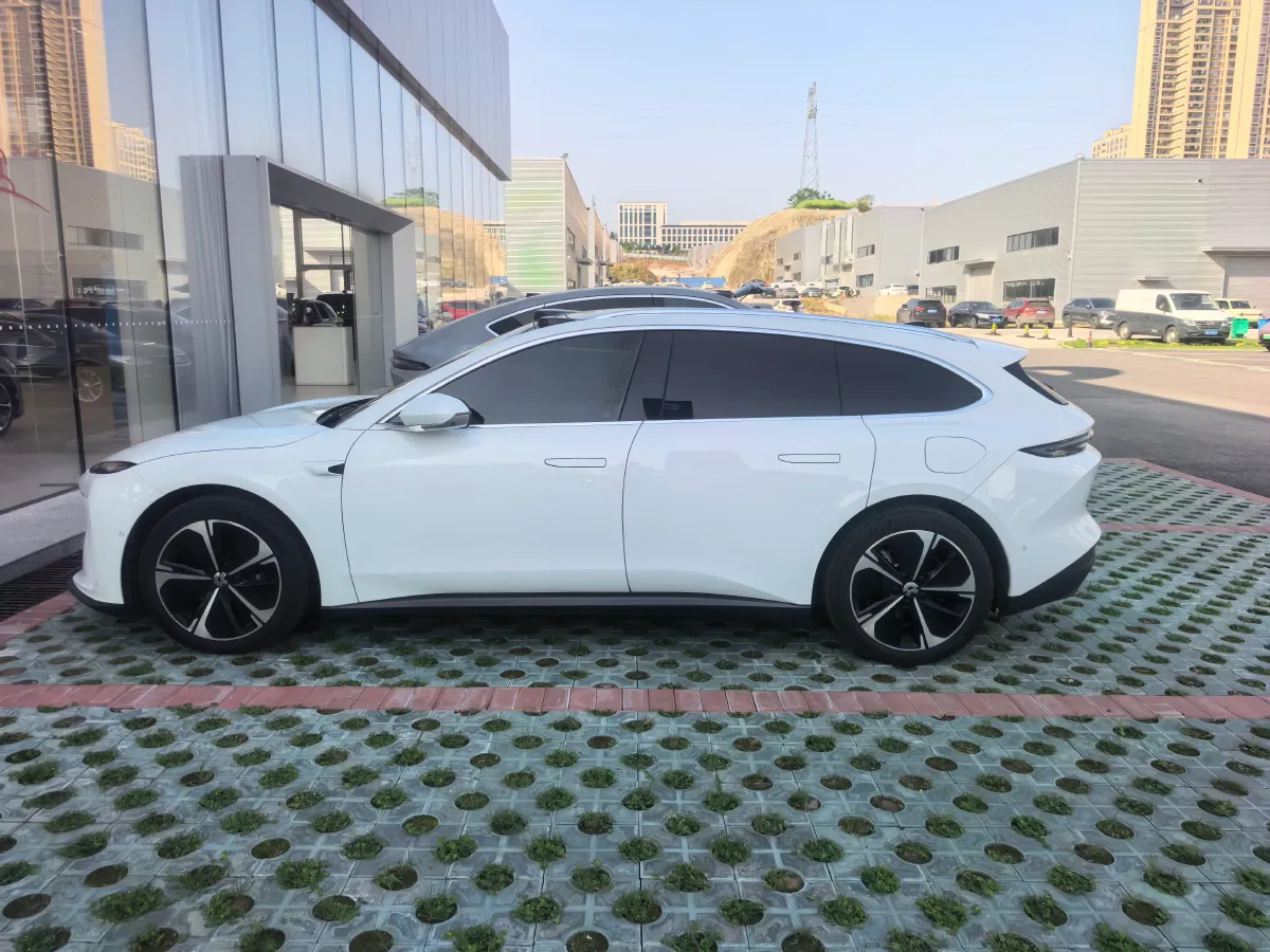 2024 NIO ET5T BEV 75KWH,autocango,china used car exporter,china ev exporter,chinese used car exporter,chinese used ev exporter