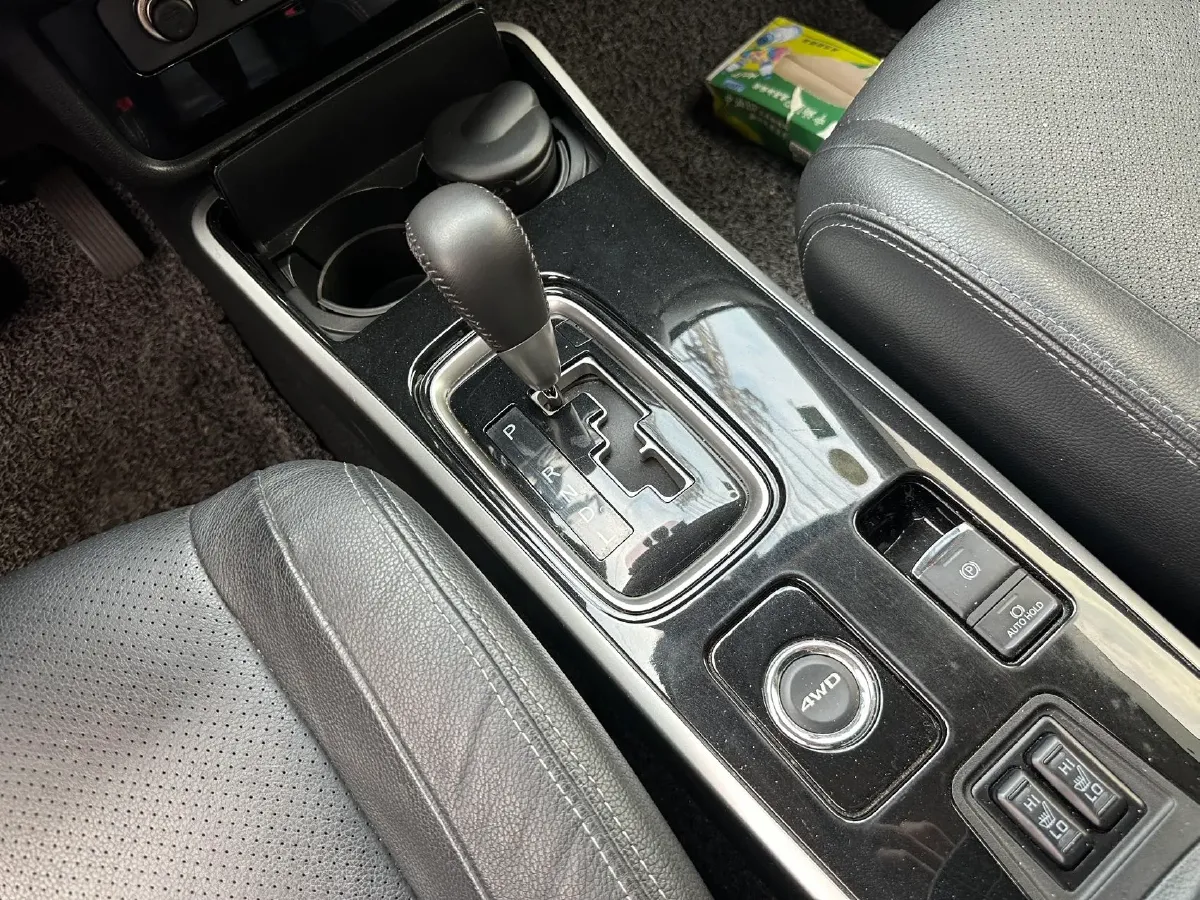 2018 Mitsubishi Outlander 2.4L 192HP L4 CVT,autocango,china used car exporter,china ev exporter,chinese used car exporter,chinese used ev exporter