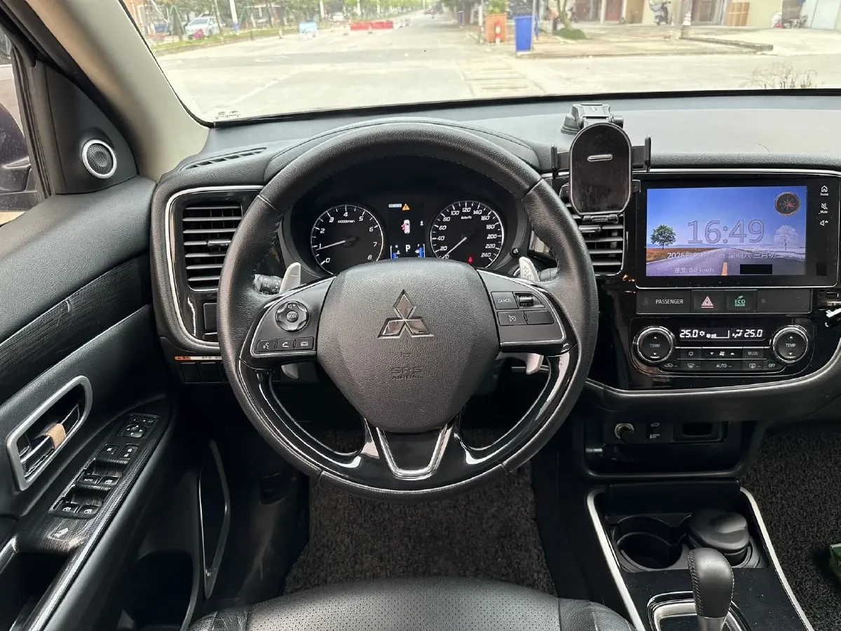 2018 Mitsubishi Outlander 2.4L 192HP L4 CVT,autocango,china used car exporter,china ev exporter,chinese used car exporter,chinese used ev exporter