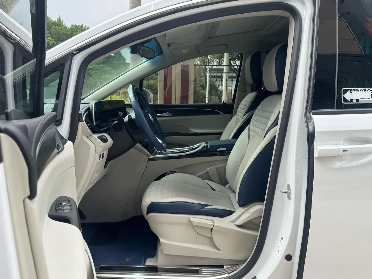 2022 Buick GL8 2.0T 237HP L4 9AT,autocango,china used car exporter,china ev exporter,chinese used car exporter,chinese used ev exporter