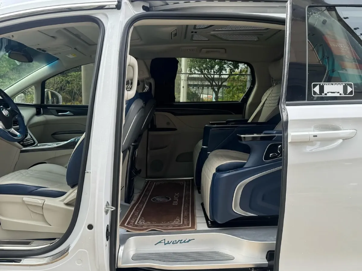 2022 Buick GL8 2.0T 237HP L4 9AT,autocango,china used car exporter,china ev exporter,chinese used car exporter,chinese used ev exporter