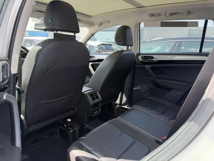 2019 MINI CLUBMAN 1.5T 102HP L3 6AT,autocango,china used car exporter,china ev exporter,chinese used car exporter,chinese used ev exporter