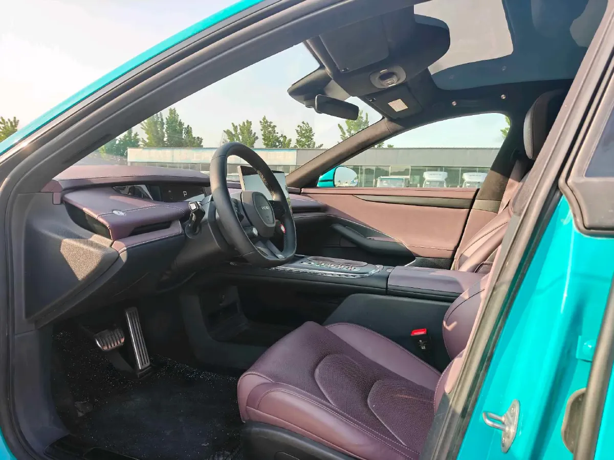 2024 MI SU7 BEV 101KWH,autocango,china used car exporter,china ev exporter,chinese used car exporter,chinese used ev exporter