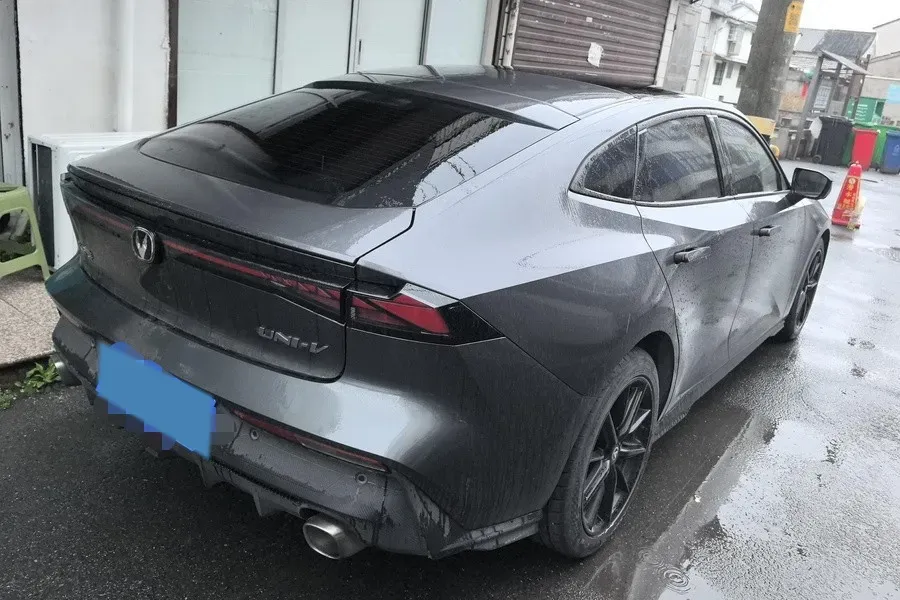 2023 ChangAn UNI-V 1.5T 188HP L4 7DCT,autocango,china used car exporter,china ev exporter,chinese used car exporter,chinese used ev exporter