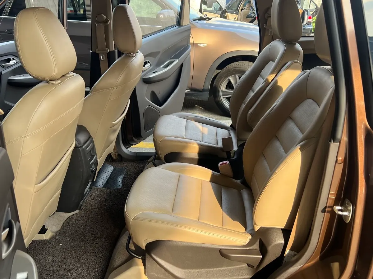 2018 WuLing HongGuang 1.5L 105HP L4 5MT,autocango,china used car exporter,china ev exporter,chinese used car exporter,chinese used ev exporter