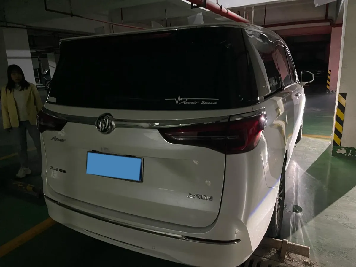 2023 Buick GL8 2.0T 237HP L4 9AT,autocango,china used car exporter,china ev exporter,chinese used car exporter,chinese used ev exporter