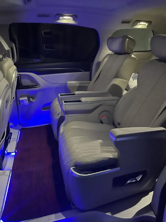 2023 Buick GL8 2.0T 237HP L4 9AT,autocango,china used car exporter,china ev exporter,chinese used car exporter,chinese used ev exporter