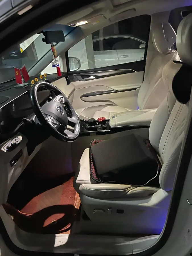 2023 Buick GL8 2.0T 237HP L4 9AT,autocango,china used car exporter,china ev exporter,chinese used car exporter,chinese used ev exporter