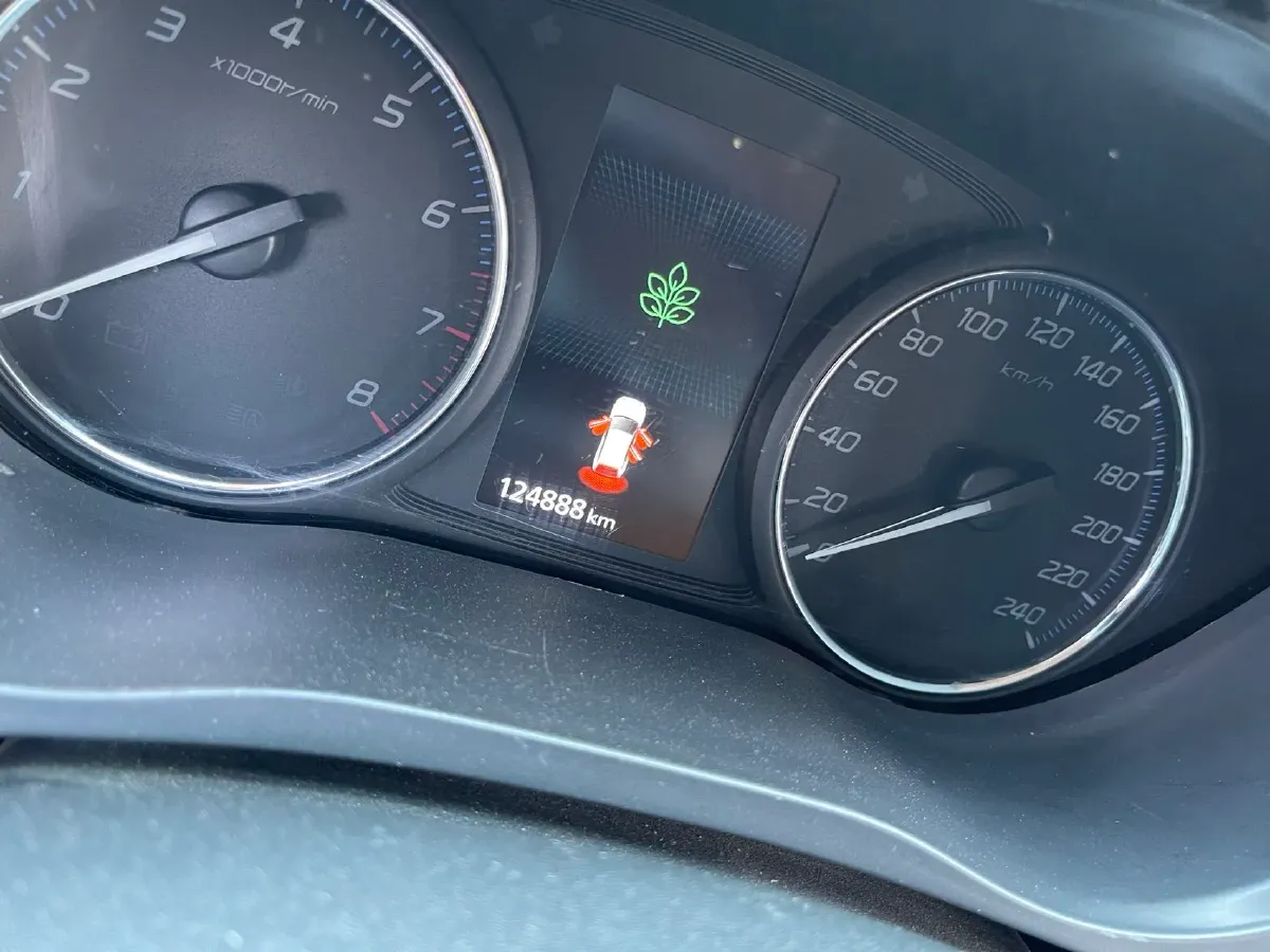 2018 Mitsubishi Outlander 2.4L 192HP L4 CVT,autocango,china used car exporter,china ev exporter,chinese used car exporter,chinese used ev exporter