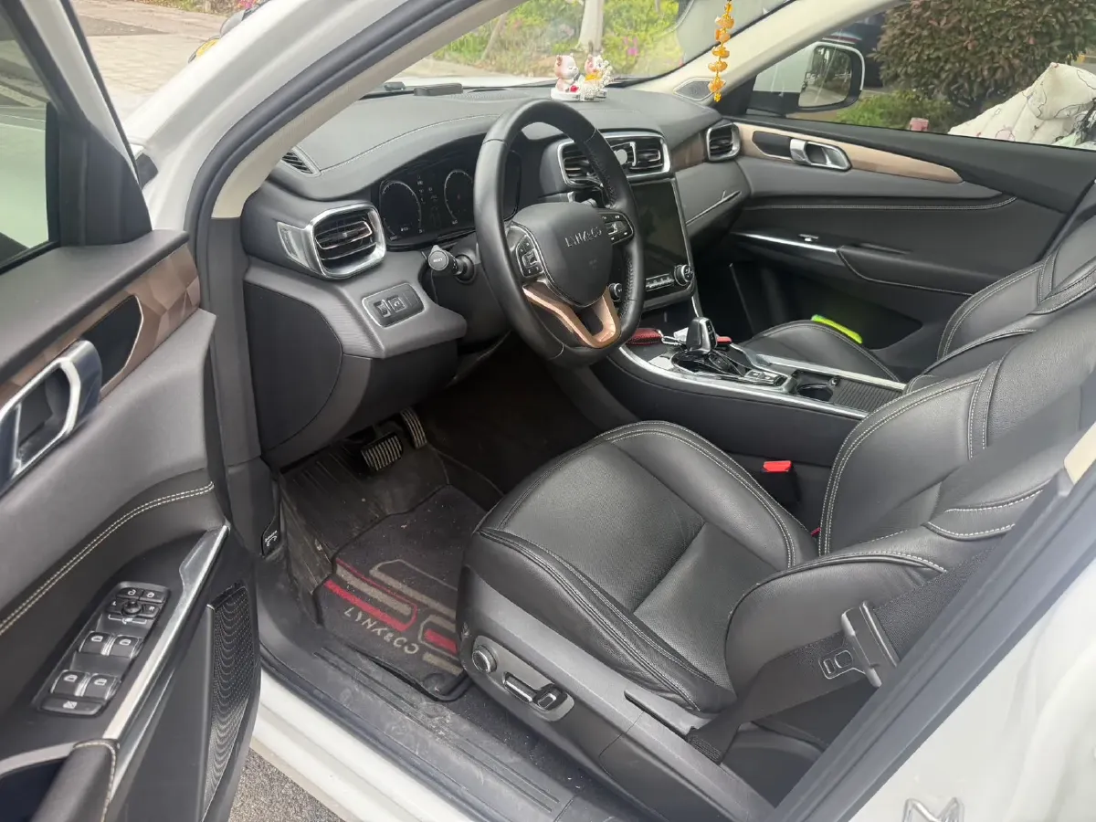 2019 LYNK&CO 01 2.0T 190HP L4 6AT,autocango,china used car exporter,china ev exporter,chinese used car exporter,chinese used ev exporter