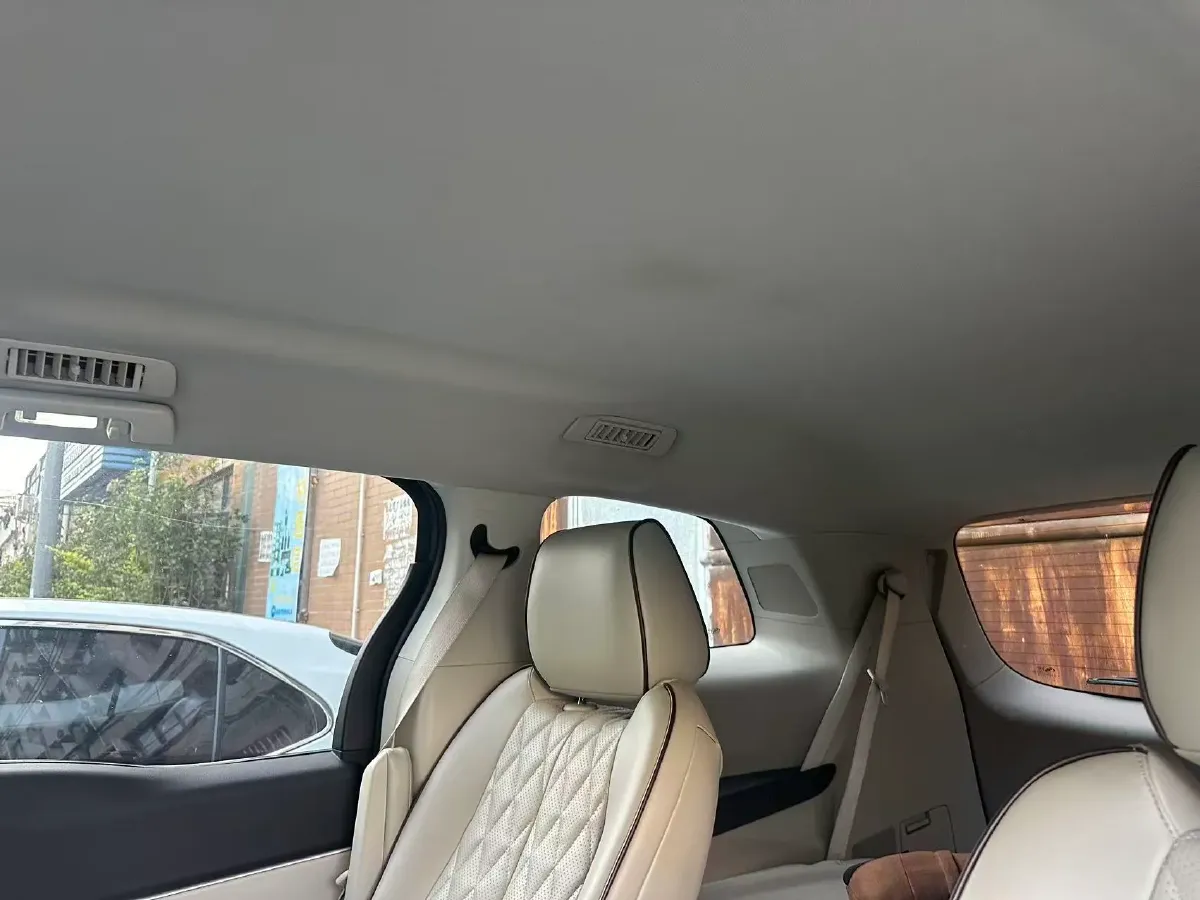 2023 Buick GL8 2.0T 237HP L4 9AT,autocango,china used car exporter,china ev exporter,chinese used car exporter,chinese used ev exporter