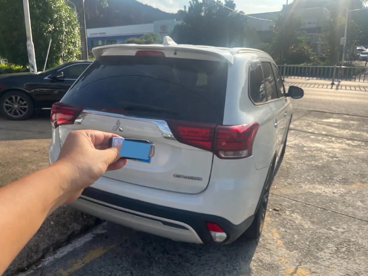 2019 Mitsubishi Outlander 2.0L 166HP L4 CVT,autocango,china used car exporter,china ev exporter,chinese used car exporter,chinese used ev exporter