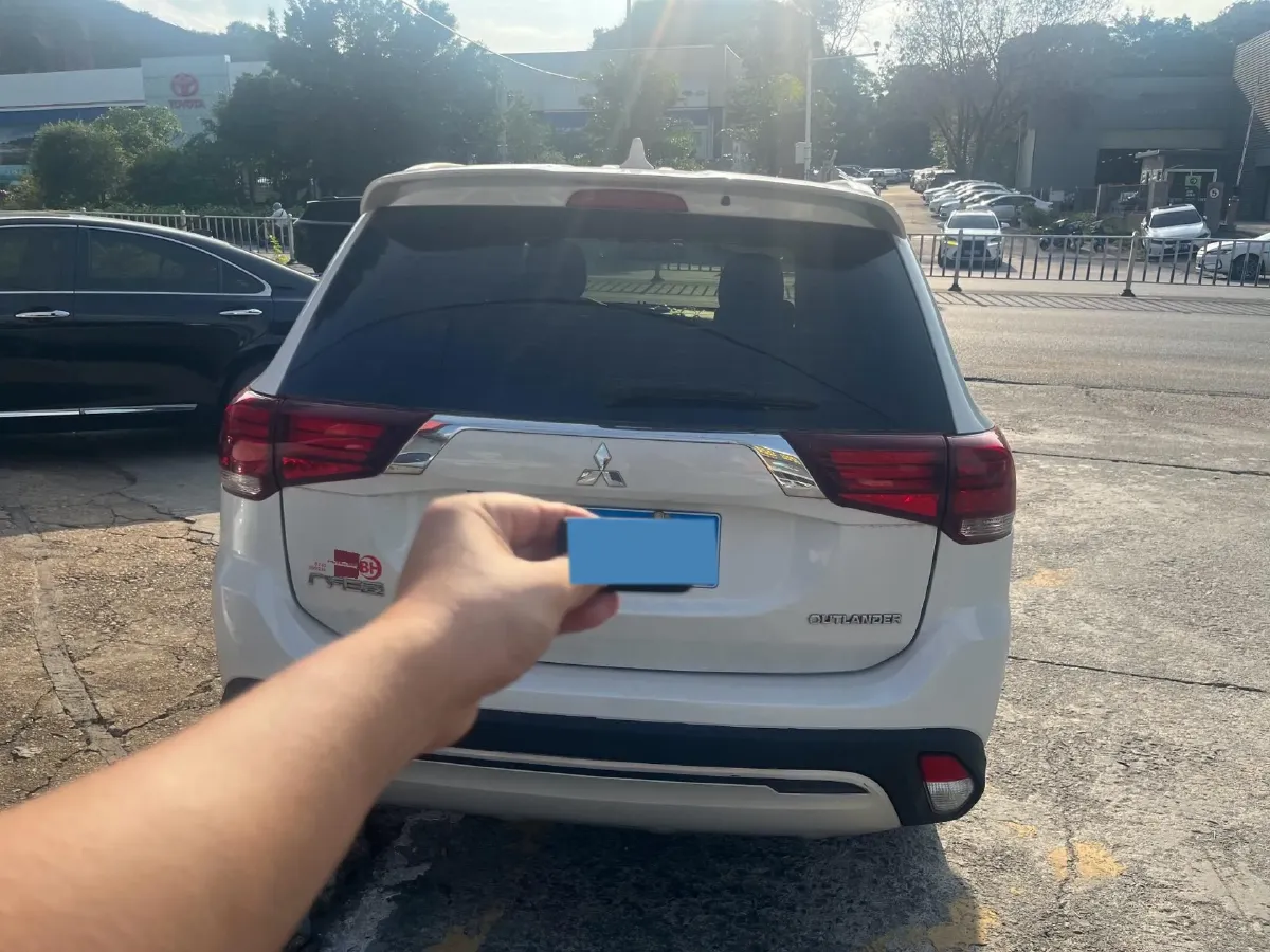 2019 Mitsubishi Outlander 2.0L 166HP L4 CVT,autocango,china used car exporter,china ev exporter,chinese used car exporter,chinese used ev exporter