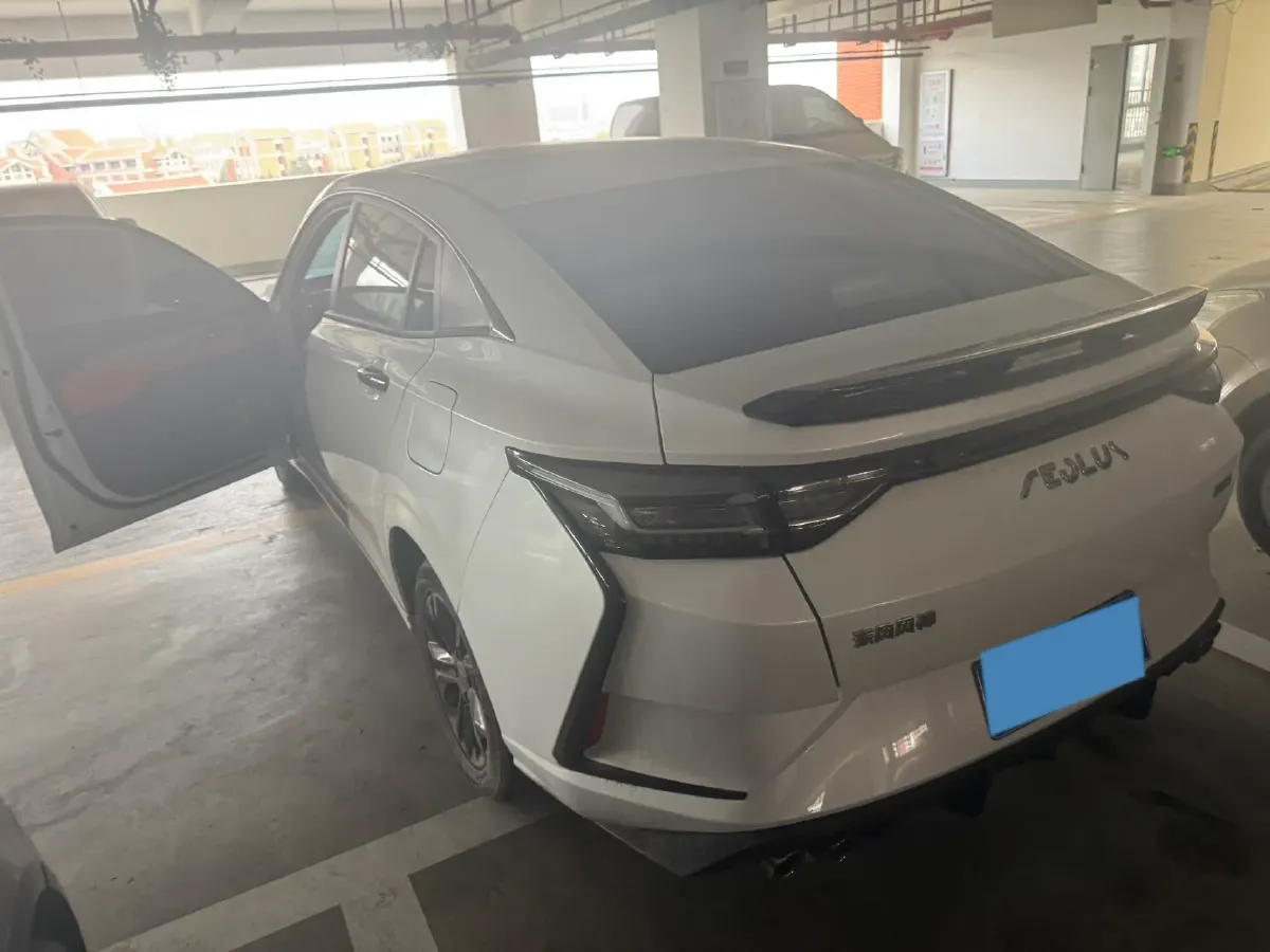 2023 DongFeng Aeolus YiXuan 1.5L 125HP L4 6DCT,autocango,china used car exporter,china ev exporter,chinese used car exporter,chinese used ev exporter