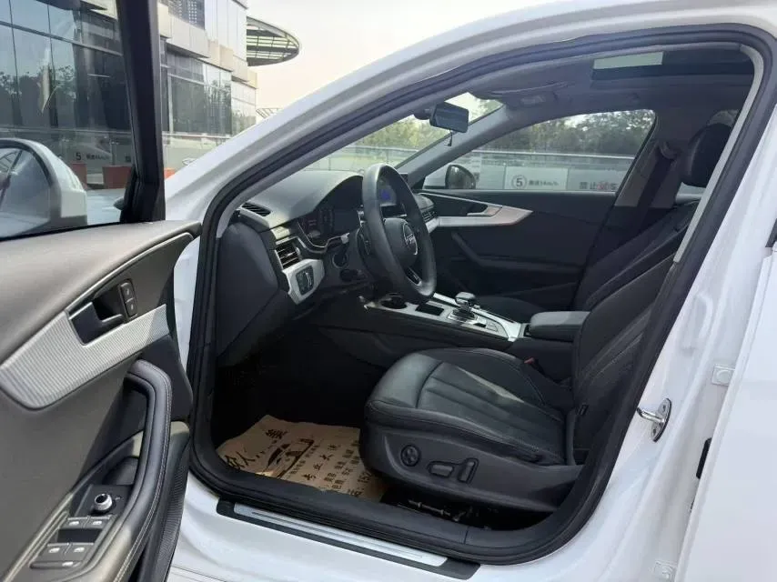 2020 Audi A4L 2.0T 190HP L4 7DCT,autocango,china used car exporter,china ev exporter,chinese used car exporter,chinese used ev exporter