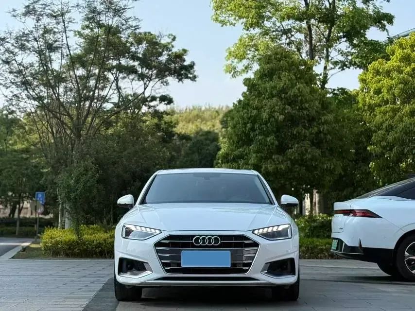2020 Audi A4L 2.0T 190HP L4 7DCT,autocango,china used car exporter,china ev exporter,chinese used car exporter,chinese used ev exporter