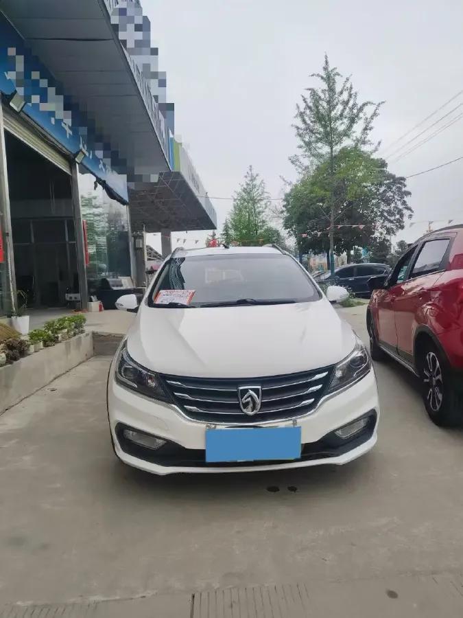 2017 BaoJun 310W 1.5L 112HP L4 6MT,autocango,china used car exporter,china ev exporter,chinese used car exporter,chinese used ev exporter
