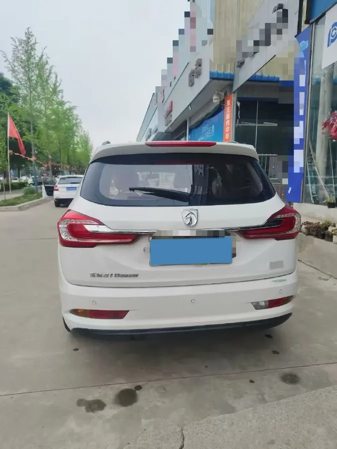 2017 BaoJun 310W 1.5L 112HP L4 6MT,autocango,china used car exporter,china ev exporter,chinese used car exporter,chinese used ev exporter