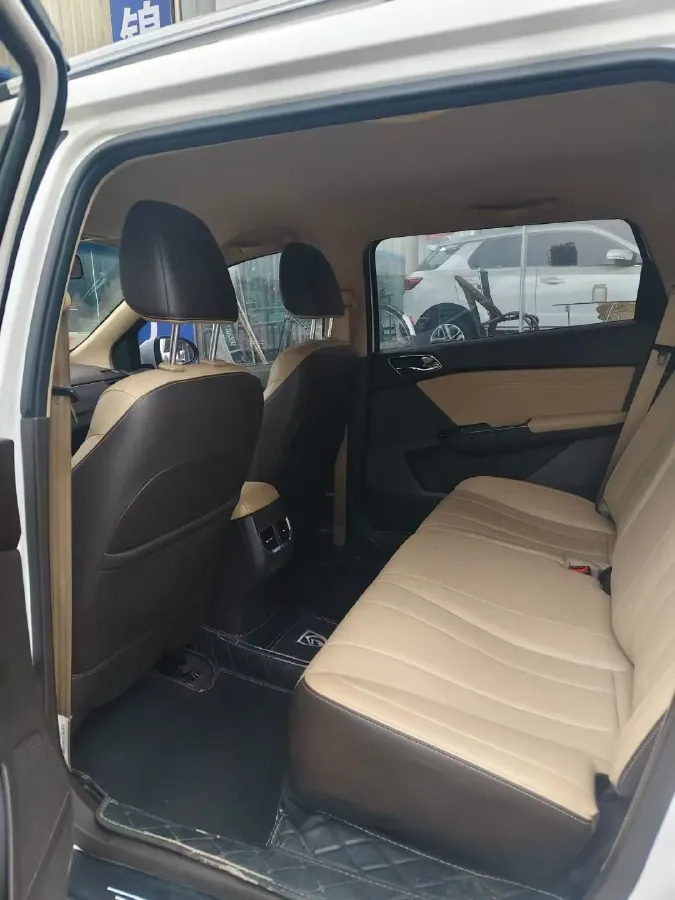 2017 BaoJun 310W 1.5L 112HP L4 6MT,autocango,china used car exporter,china ev exporter,chinese used car exporter,chinese used ev exporter