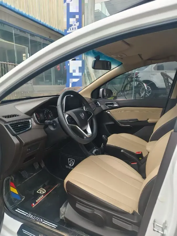 2017 BaoJun 310W 1.5L 112HP L4 6MT,autocango,china used car exporter,china ev exporter,chinese used car exporter,chinese used ev exporter