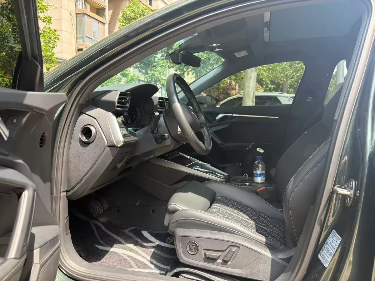 2025 Audi A3 1.5T 160HP L4 7DCT,autocango,china used car exporter,china ev exporter,chinese used car exporter,chinese used ev exporter