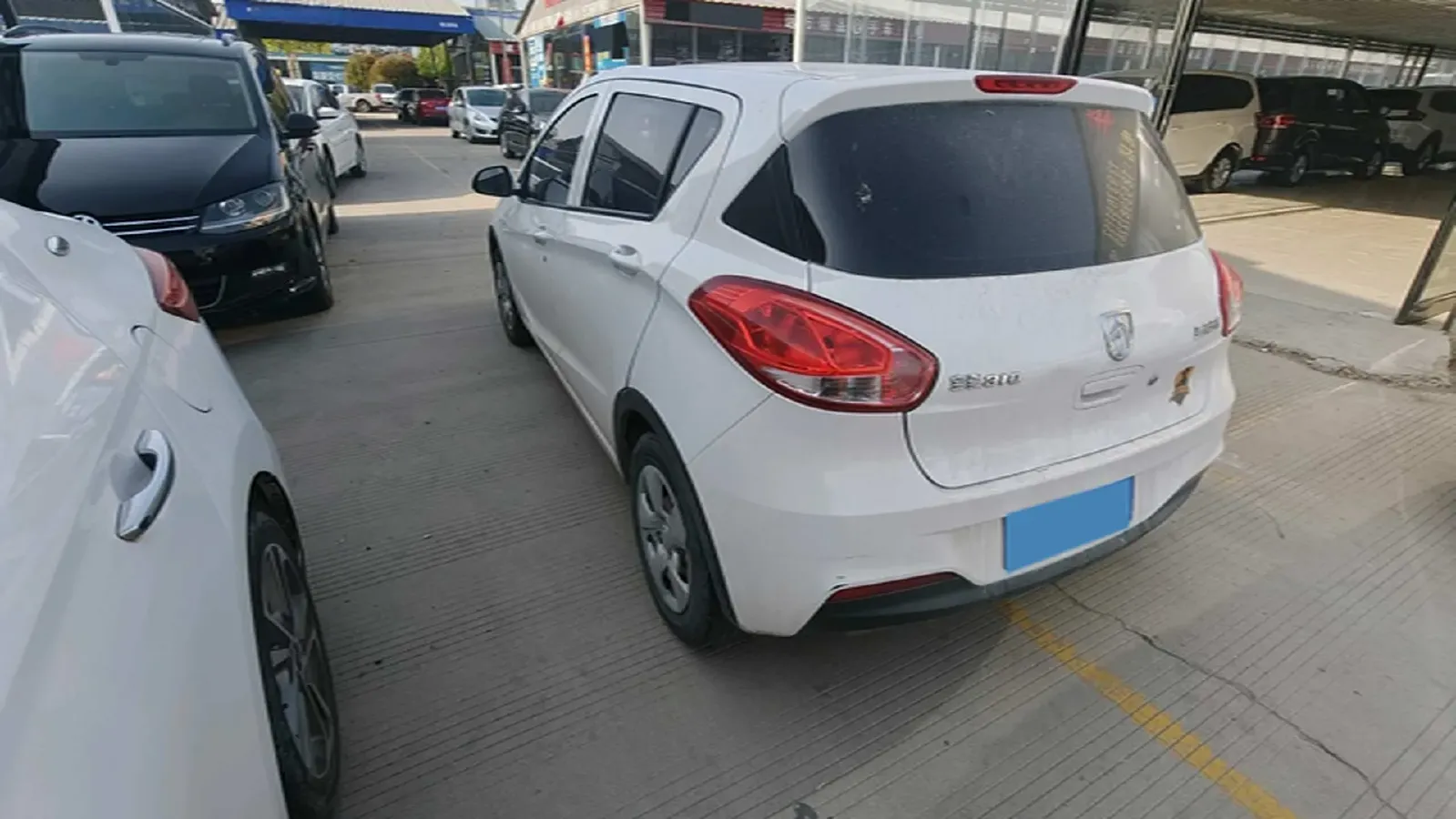 2016 BaoJun 310 1.2L 82HP L4 5MT,autocango,china used car exporter,china ev exporter,chinese used car exporter,chinese used ev exporter