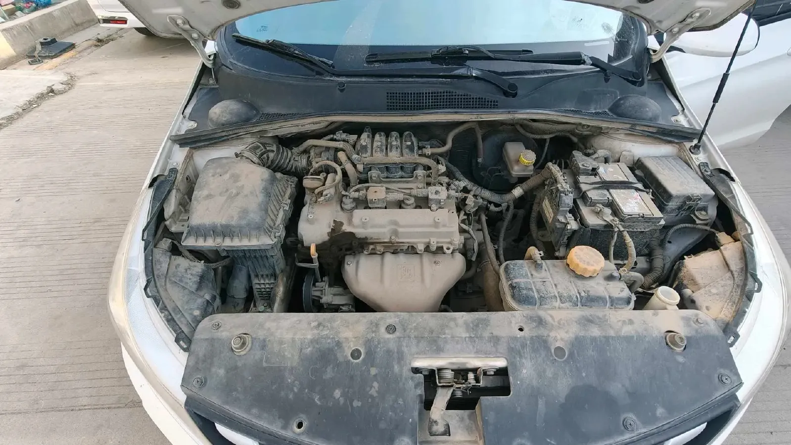 2016 BaoJun 310 1.2L 82HP L4 5MT,autocango,china used car exporter,china ev exporter,chinese used car exporter,chinese used ev exporter