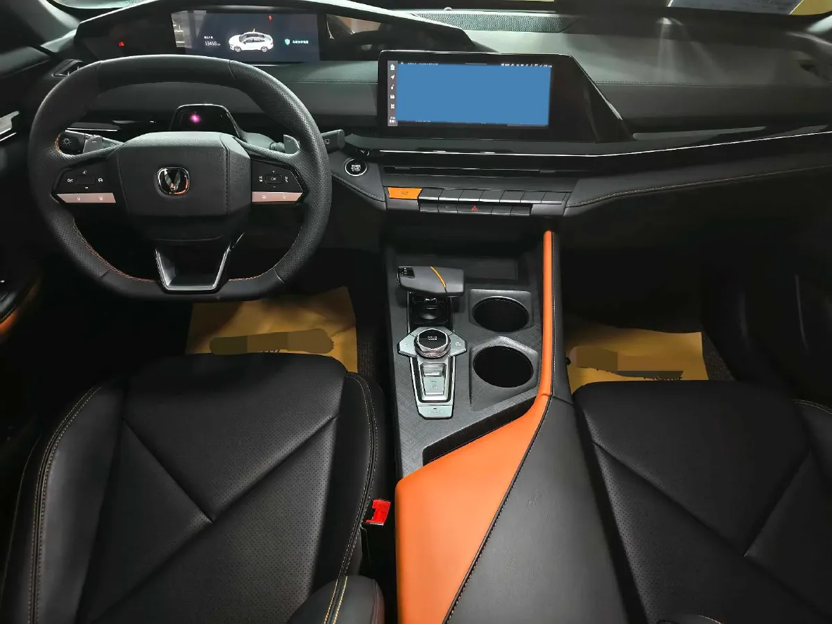 2022 ChangAn UNI-V 1.5T 188HP L4 7DCT,autocango,china used car exporter,china ev exporter,chinese used car exporter,chinese used ev exporter