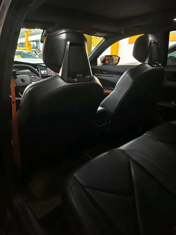 2022 ChangAn UNI-V 1.5T 188HP L4 7DCT,autocango,china used car exporter,china ev exporter,chinese used car exporter,chinese used ev exporter