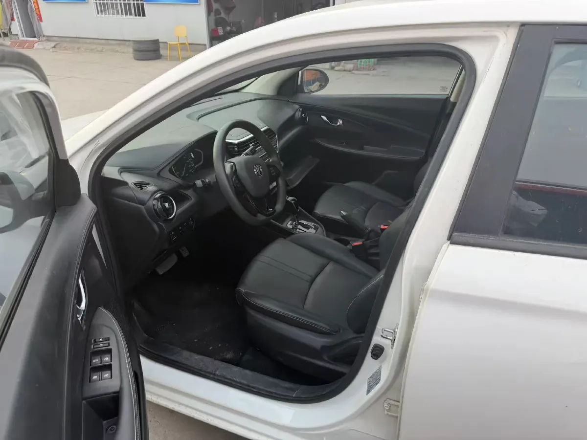 2019 ChangAn Alsvin 1.5L 107HP L4 5DCT,autocango,china used car exporter,china ev exporter,chinese used car exporter,chinese used ev exporter