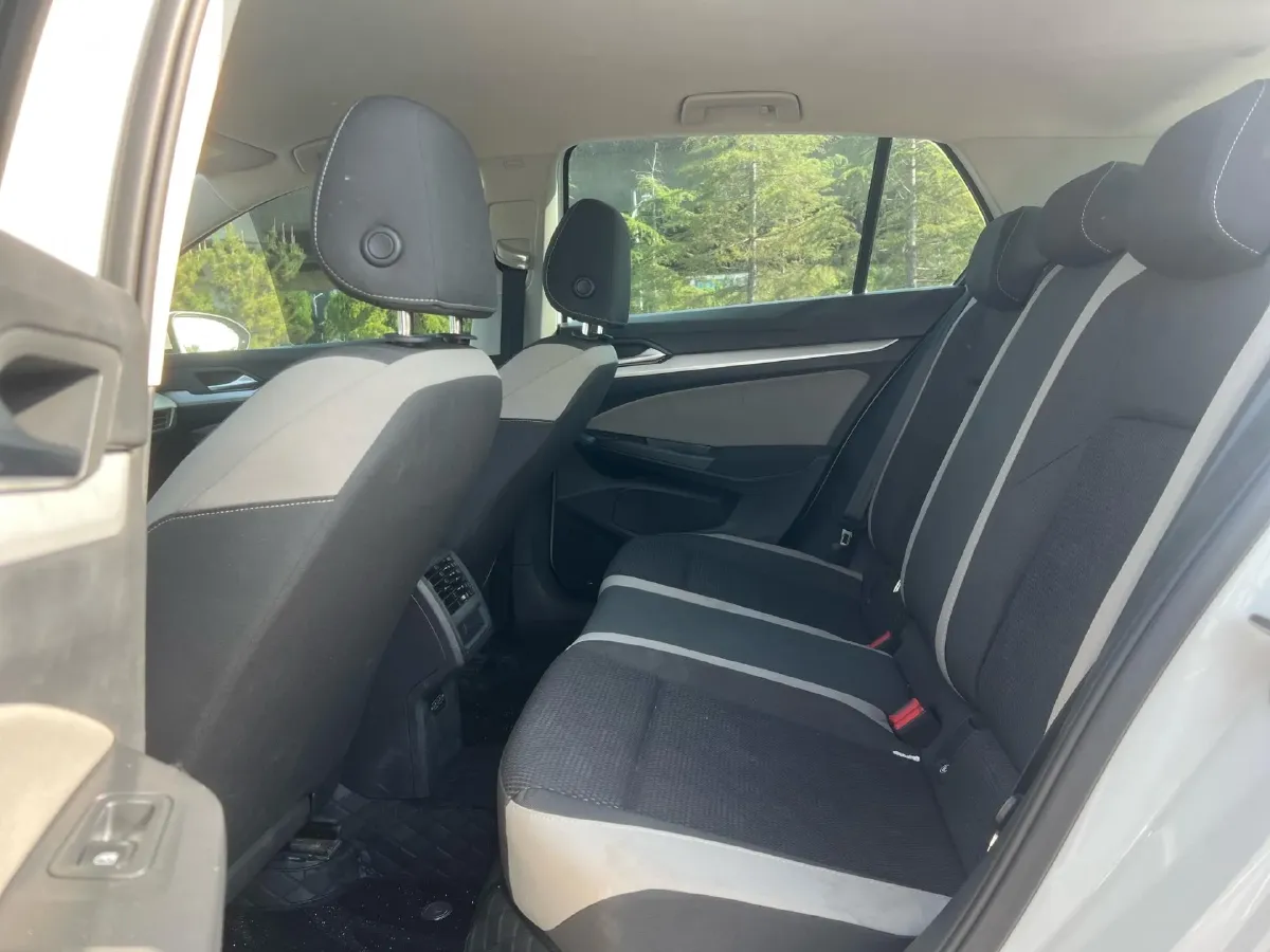 2023 Volkswagen Golf 1.2T 116HP L4 7DCT,autocango,china used car exporter,china ev exporter,chinese used car exporter,chinese used ev exporter