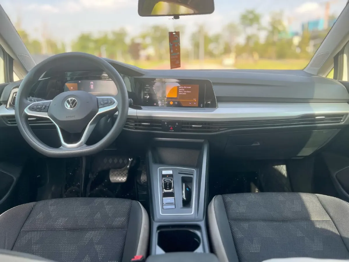 2023 Volkswagen Golf 1.2T 116HP L4 7DCT,autocango,china used car exporter,china ev exporter,chinese used car exporter,chinese used ev exporter