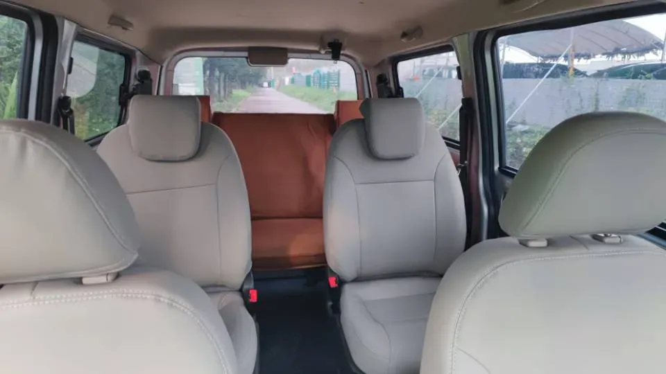 2019 WuLing RongGuang V 1.5L 99HP L4 6MT,autocango,china used car exporter,china ev exporter,chinese used car exporter,chinese used ev exporter