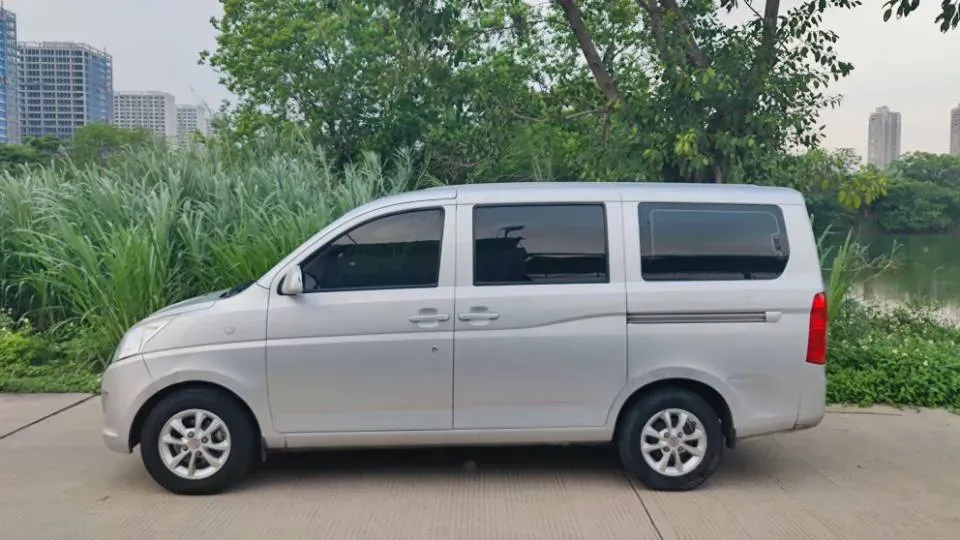 2019 WuLing RongGuang V 1.5L 99HP L4 6MT,autocango,china used car exporter,china ev exporter,chinese used car exporter,chinese used ev exporter