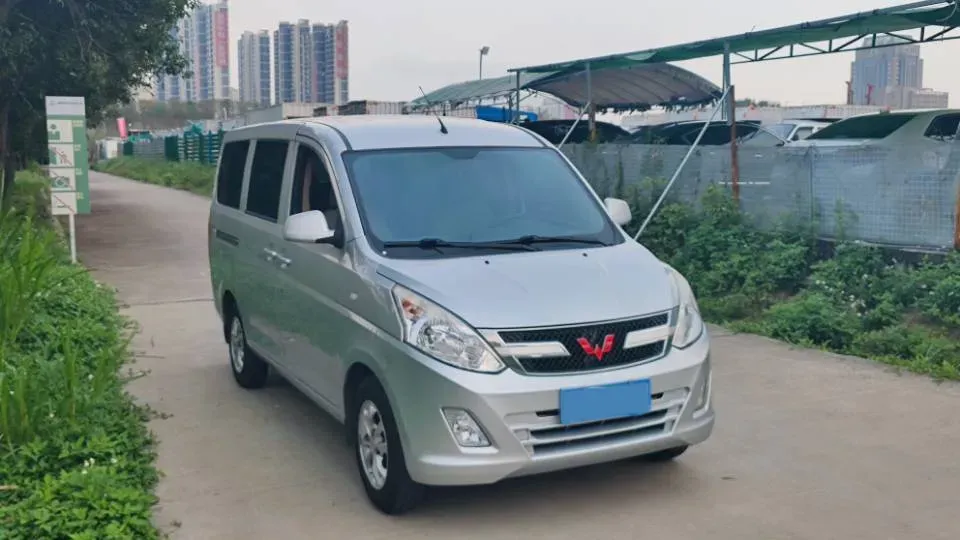 2019 WuLing RongGuang V 1.5L 99HP L4 6MT,autocango,china used car exporter,china ev exporter,chinese used car exporter,chinese used ev exporter