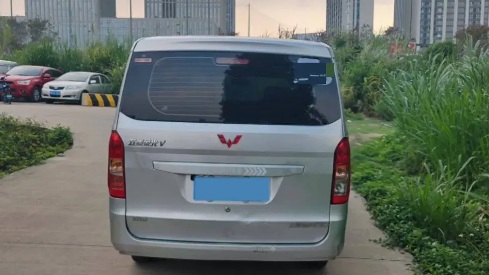 2019 WuLing RongGuang V 1.5L 99HP L4 6MT,autocango,china used car exporter,china ev exporter,chinese used car exporter,chinese used ev exporter