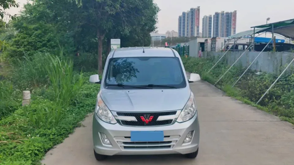 2019 WuLing RongGuang V 1.5L 99HP L4 6MT,autocango,china used car exporter,china ev exporter,chinese used car exporter,chinese used ev exporter