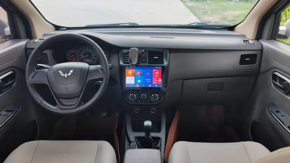 2019 WuLing RongGuang V 1.5L 99HP L4 6MT,autocango,china used car exporter,china ev exporter,chinese used car exporter,chinese used ev exporter